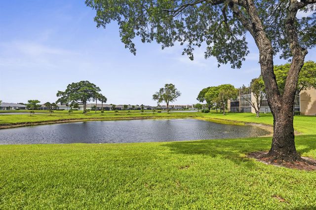 7146 Huntington Lane 105, Delray Beach, FL 33446