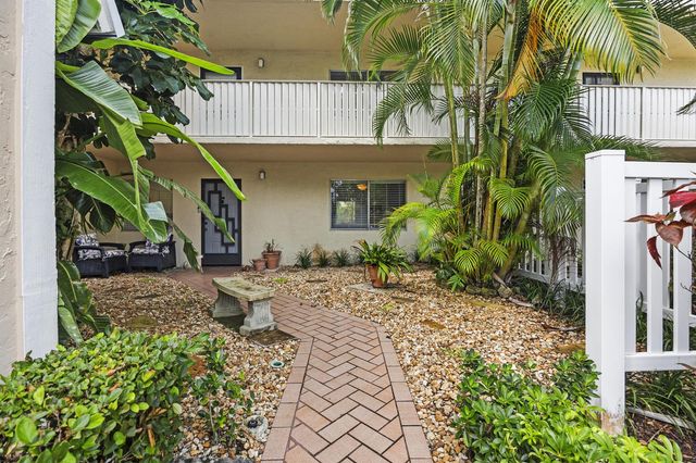 7146 Huntington Lane 105, Delray Beach, FL 33446