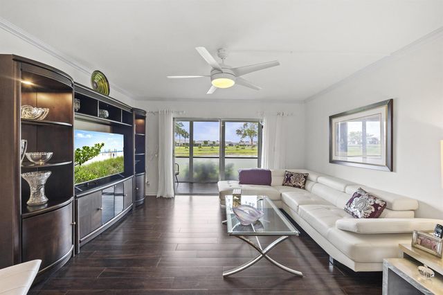 7146 Huntington Lane 105, Delray Beach, FL 33446