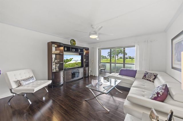 7146 Huntington Lane 105, Delray Beach, FL 33446