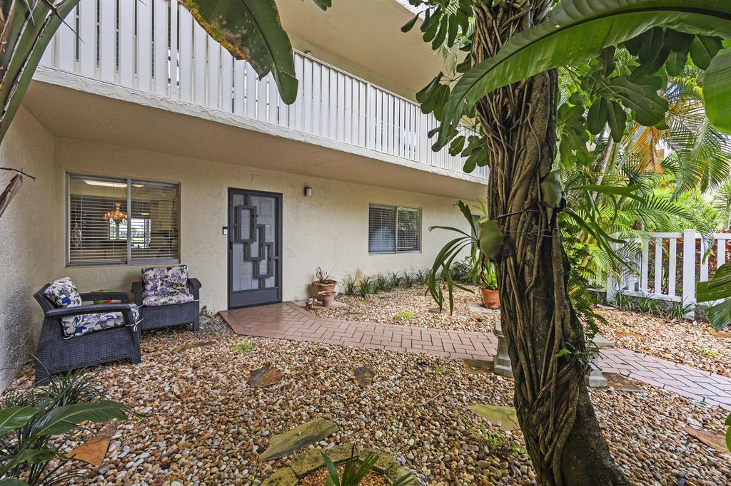 7146 Huntington Lane 105, Delray Beach, FL 33446