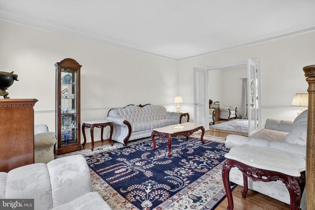 6331 HIDDEN CANYON RD, Centreville, VA 20120