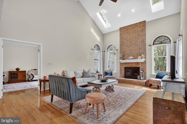 6331 HIDDEN CANYON RD, Centreville, VA 20120