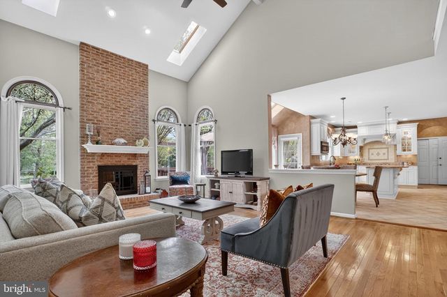 6331 HIDDEN CANYON RD, Centreville, VA 20120
