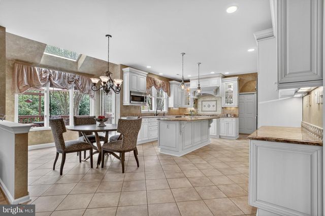 6331 HIDDEN CANYON RD, Centreville, VA 20120