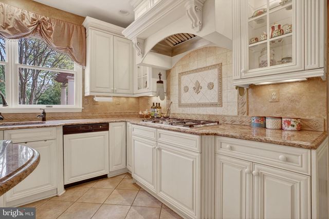 6331 HIDDEN CANYON RD, Centreville, VA 20120