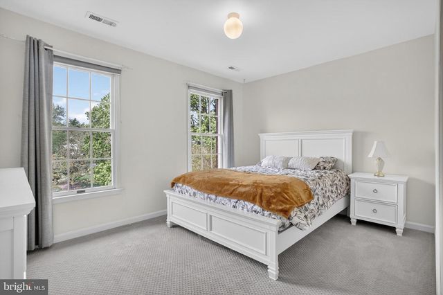 6331 HIDDEN CANYON RD, Centreville, VA 20120
