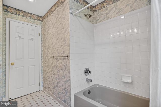 6331 HIDDEN CANYON RD, Centreville, VA 20120