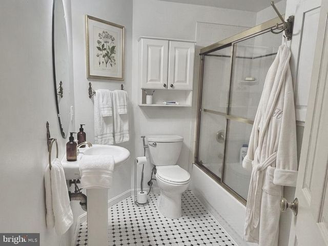 6331 HIDDEN CANYON RD, Centreville, VA 20120