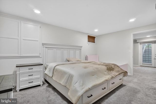 6331 HIDDEN CANYON RD, Centreville, VA 20120