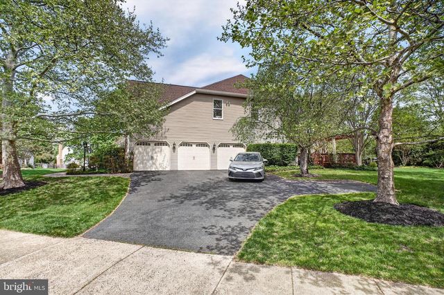 6331 HIDDEN CANYON RD, Centreville, VA 20120