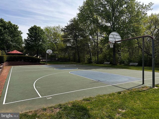 6331 HIDDEN CANYON RD, Centreville, VA 20120