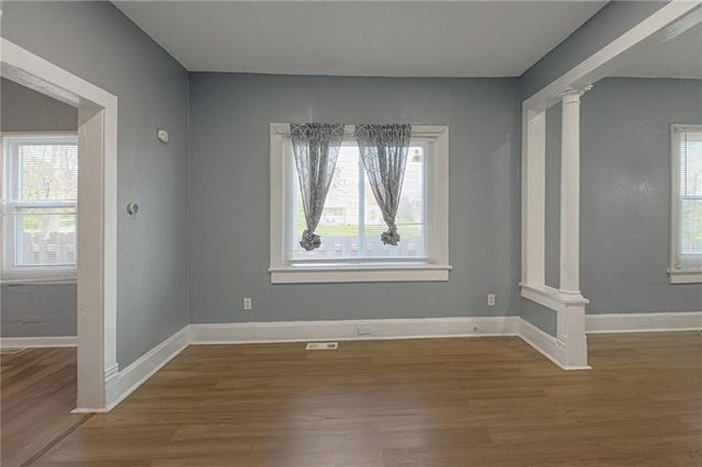 532 PARALLEL Avenue, Kansas City, KS 66104