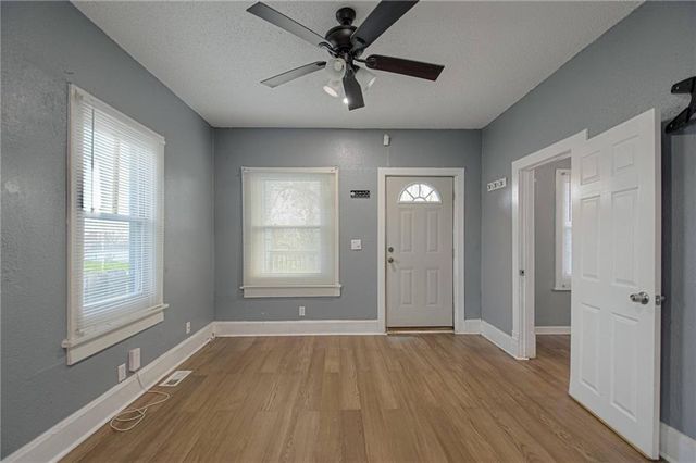 532 PARALLEL Avenue, Kansas City, KS 66104