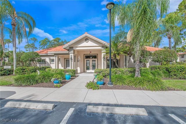 209 Robin Hood CIR 201, Naples, FL 34104