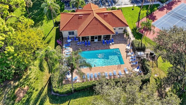 209 Robin Hood CIR 201, Naples, FL 34104