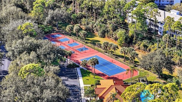 209 Robin Hood CIR 201, Naples, FL 34104