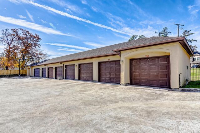 17040 W Fm 1097 Road 4303, Montgomery, TX 77356