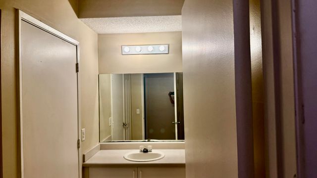 6952 SW 39TH Street C106, Davie, FL 33314