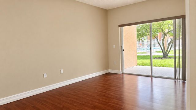 6952 SW 39TH Street C106, Davie, FL 33314