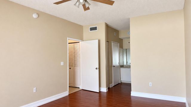 6952 SW 39TH Street C106, Davie, FL 33314