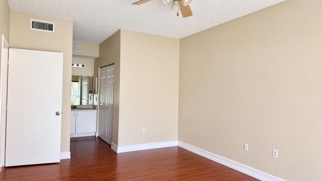 6952 SW 39TH Street C106, Davie, FL 33314