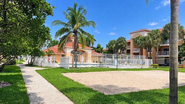 6952 SW 39TH Street C106, Davie, FL 33314