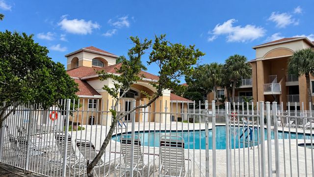 6952 SW 39TH Street C106, Davie, FL 33314