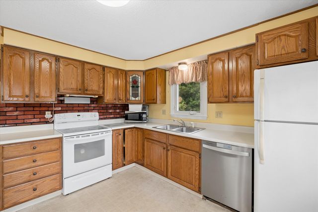 415 Greeley Street, Manchester, NH 03102