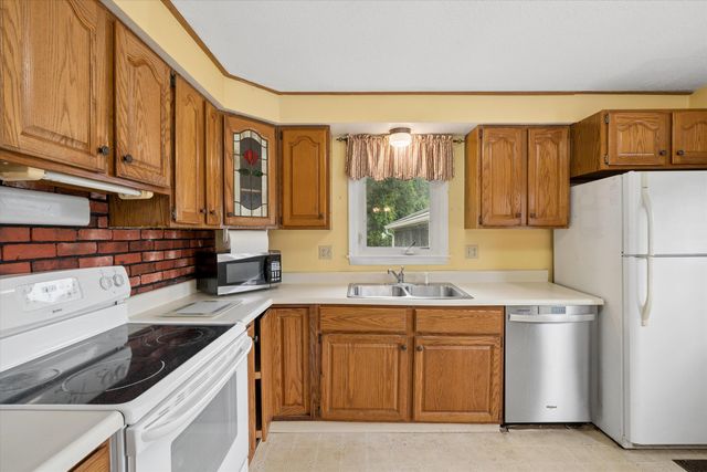 415 Greeley Street, Manchester, NH 03102