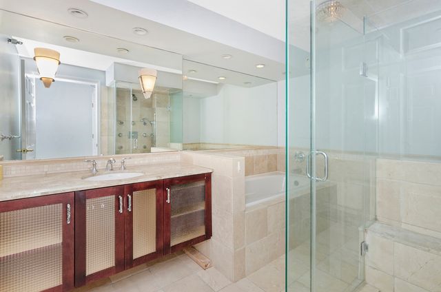 345 N La Salle Drive 4502, Chicago, IL 60654