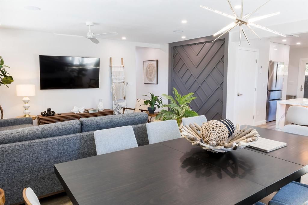 Image 23 of property listing at 3761 Oleander Dr, San Diego, CA 92106