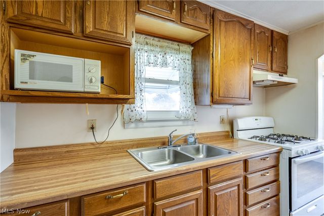 1425 Chippewa Avenue, Akron, OH 44305