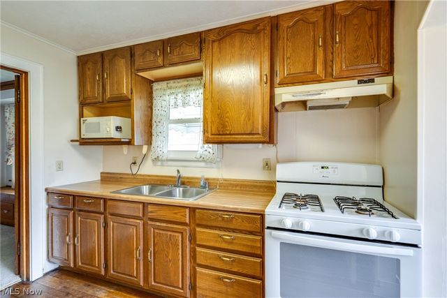 1425 Chippewa Avenue, Akron, OH 44305