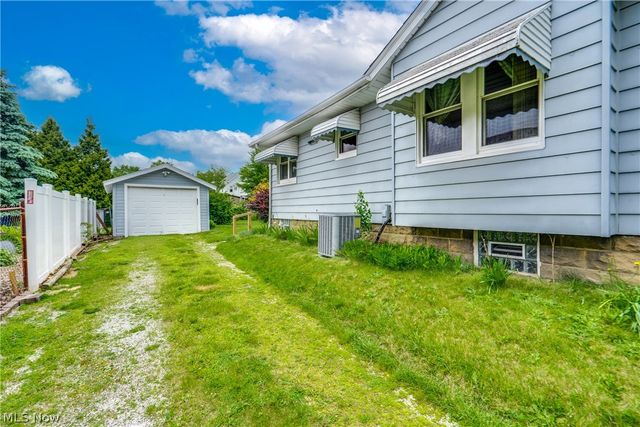 1425 Chippewa Avenue, Akron, OH 44305