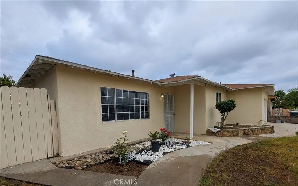 357 W WOODCREST ST., Rialto, CA 92376
