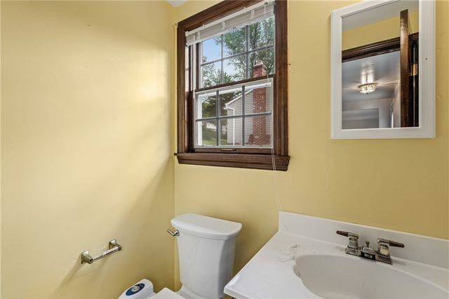6111 Great Dane Dr, Bethel Park, PA 15102