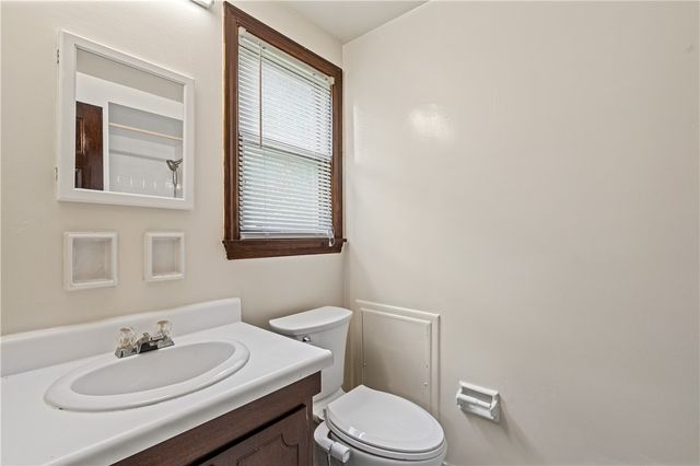 6111 Great Dane Dr, Bethel Park, PA 15102