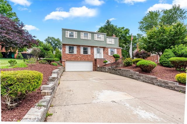 6111 Great Dane Dr, Bethel Park, PA 15102