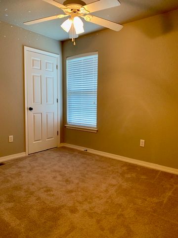 2006 Azlin Place B, Siloam Springs, AR 72761