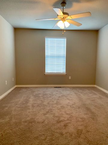 2006 Azlin Place B, Siloam Springs, AR 72761