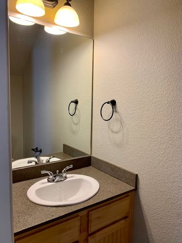2006 Azlin Place B, Siloam Springs, AR 72761