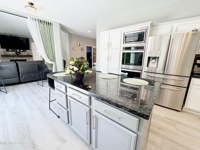 6726 Runnymede Drive, Sparks, NV 89436