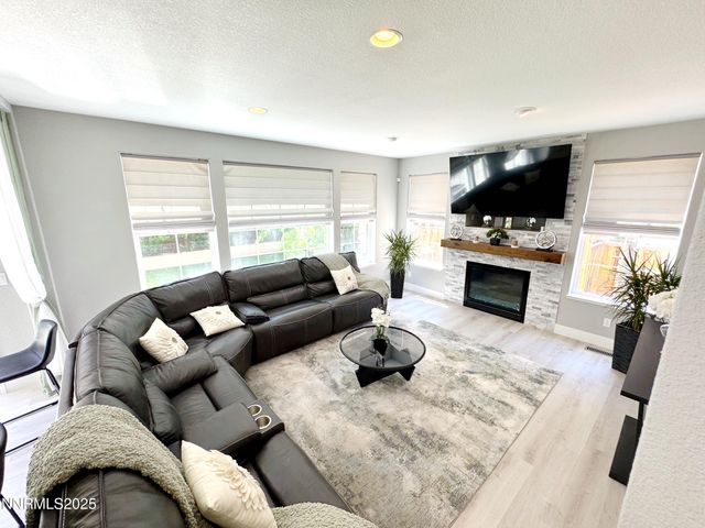 6726 Runnymede Drive, Sparks, NV 89436