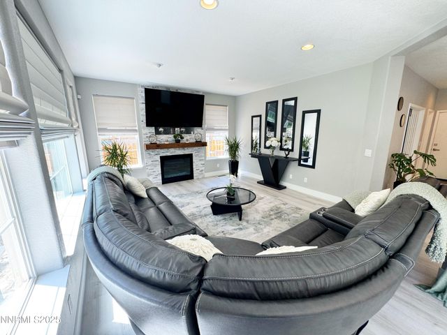 6726 Runnymede Drive, Sparks, NV 89436