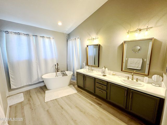 6726 Runnymede Drive, Sparks, NV 89436