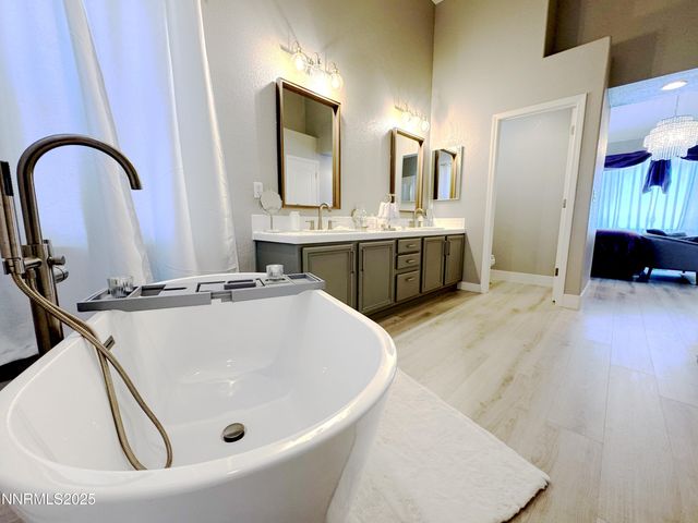 6726 Runnymede Drive, Sparks, NV 89436