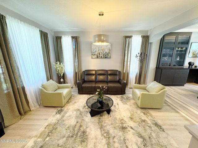 6726 Runnymede Drive, Sparks, NV 89436