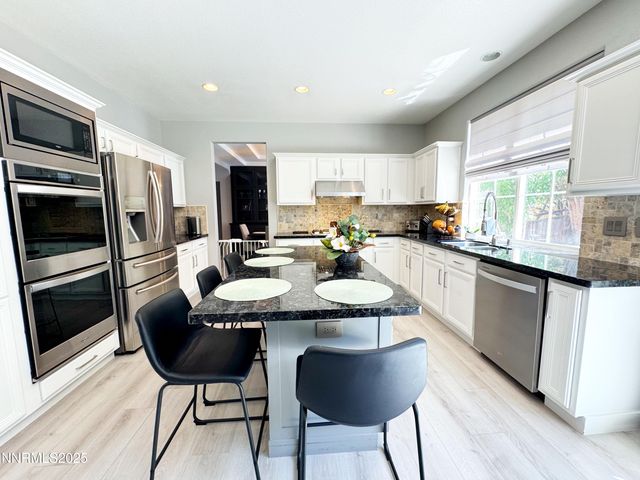 6726 Runnymede Drive, Sparks, NV 89436