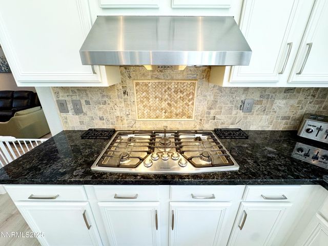 6726 Runnymede Drive, Sparks, NV 89436